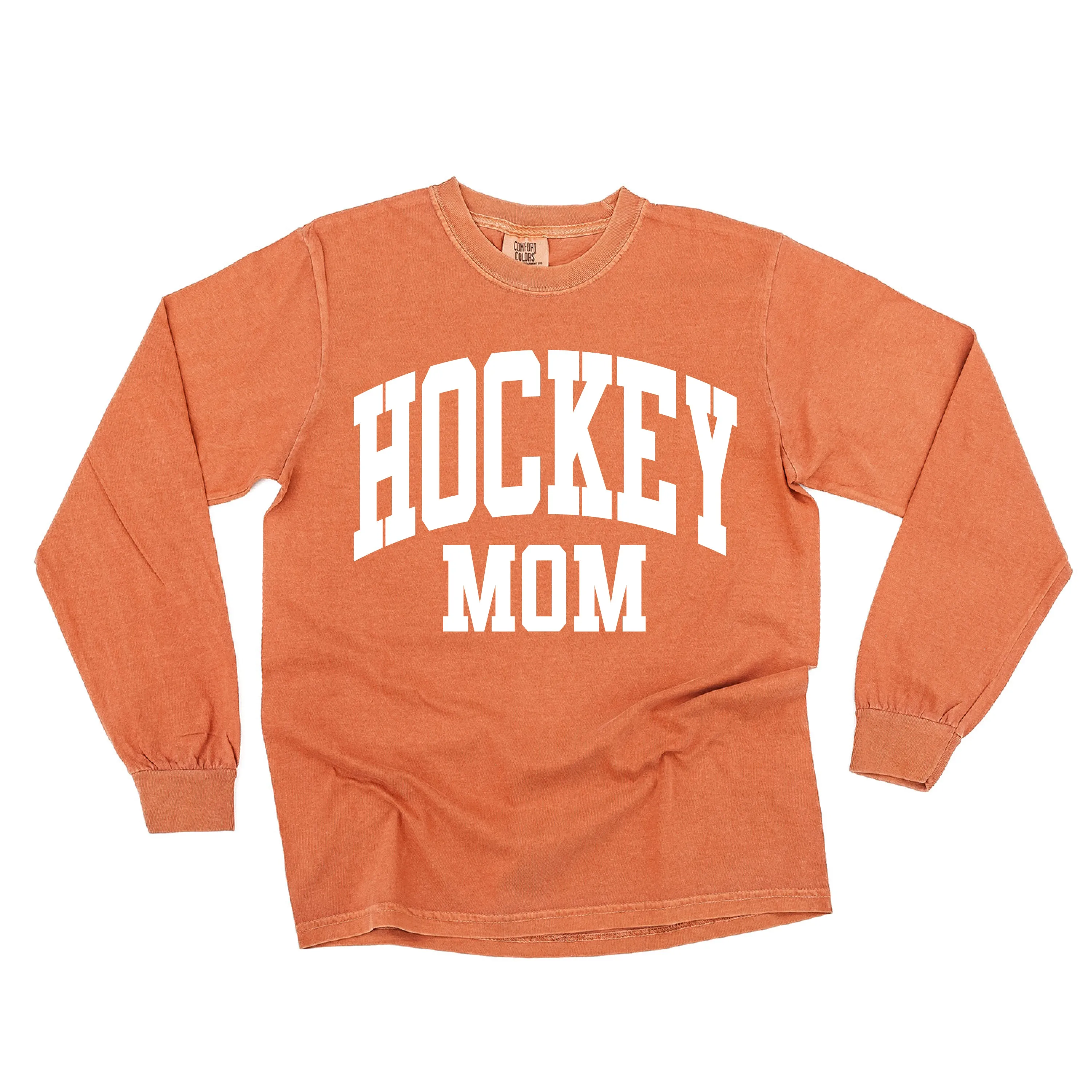 Varsity Style - HOCKEY MOM - LONG SLEEVE COMFORT COLORS TEE