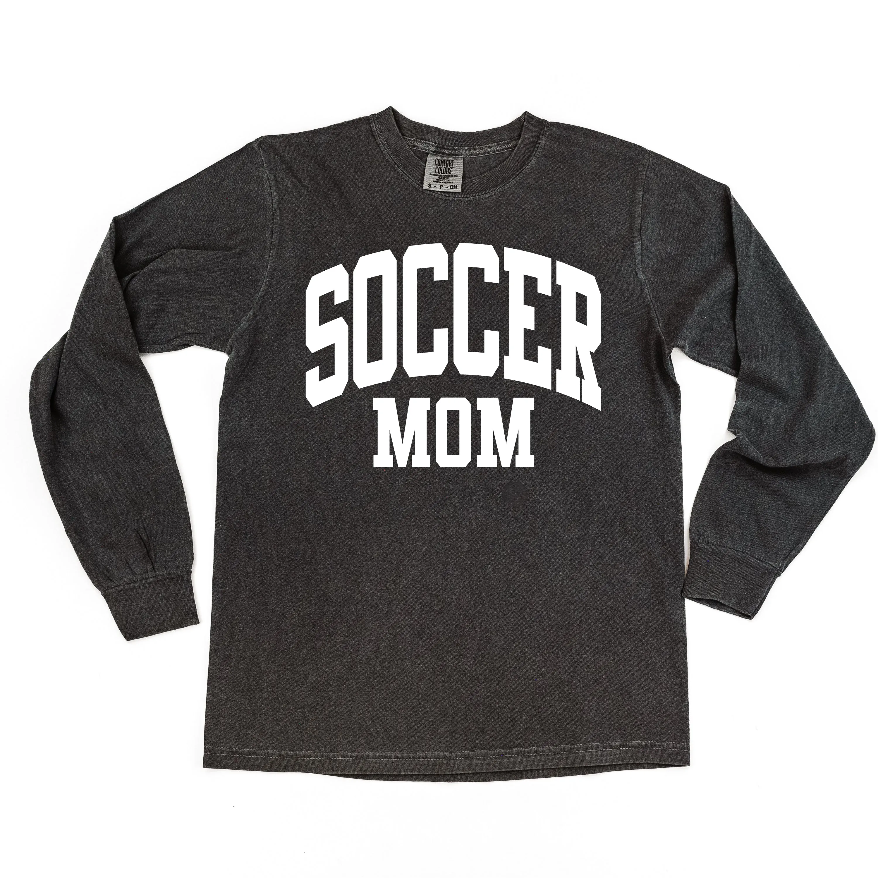 Varsity Style - SOCCER MOM - LONG SLEEVE COMFORT COLORS TEE